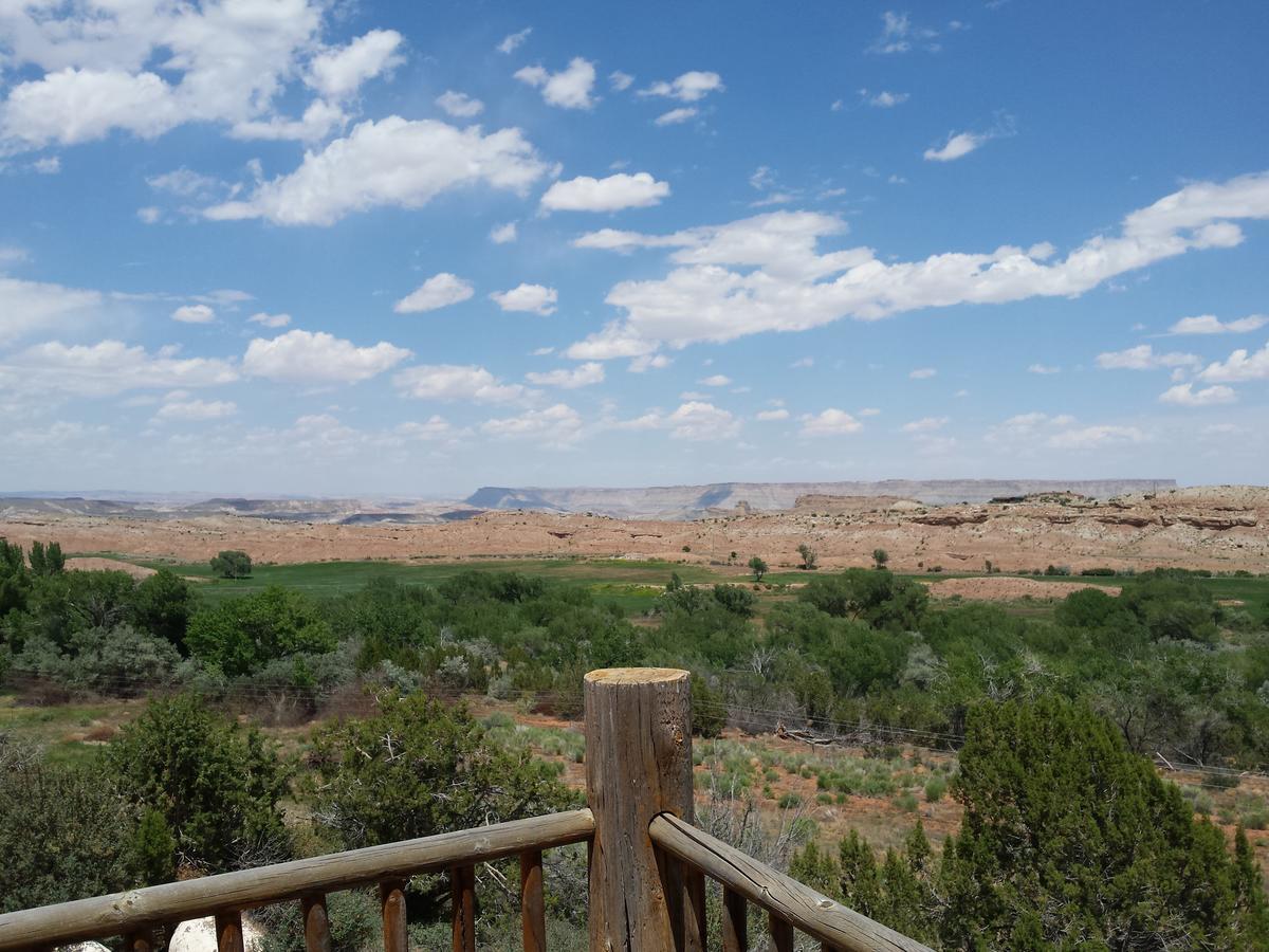 לינה וארוחת בוקר Notom Sunlit Oasis מראה חיצוני תמונה